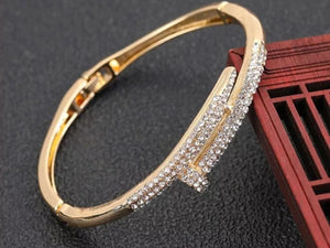 Bracelete Prego Cravejado de Microzircônias Folheado a Ouro 18k - Deitos Joias Finas